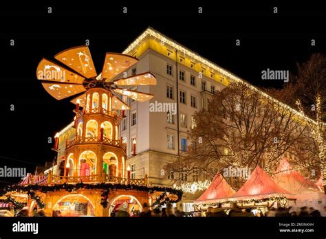 shops in city square Magdeburg